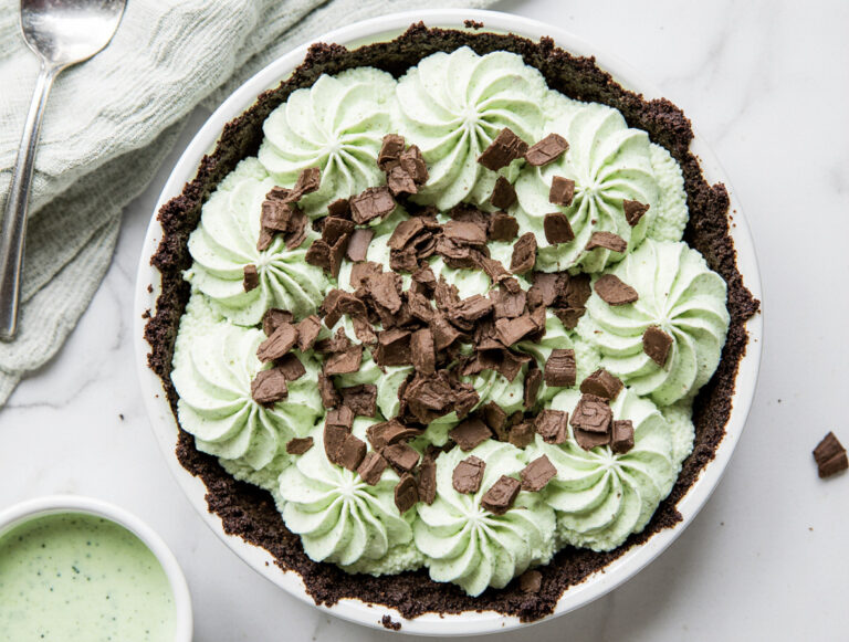 No Bake Mint Chocolate Pie – Beyond the Butter
