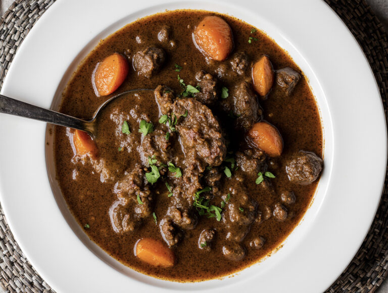 French-Style Beef Stew with Red Wine – Tender & Hearty Recipe!